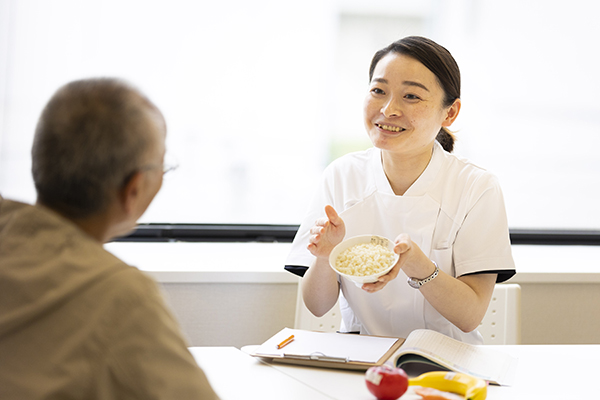 【腎部門】透析患者さまの栄養と食事　「巡回栄養指導の役割と透析患者さまの栄養管理のポイントについて」